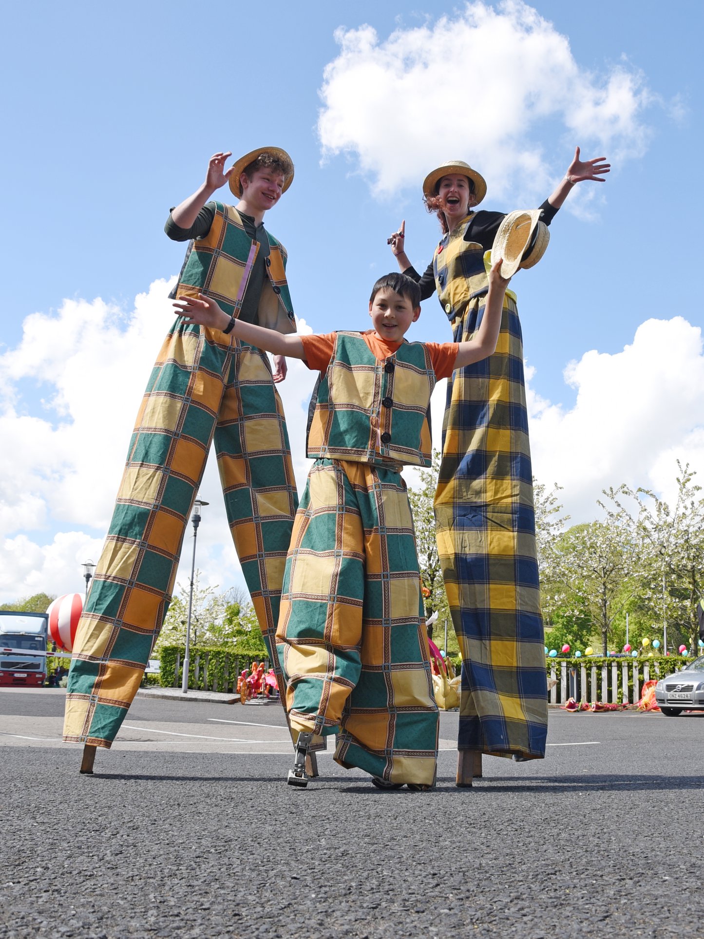 Last few remaining spaces on our FREE Stilt-Walking course!